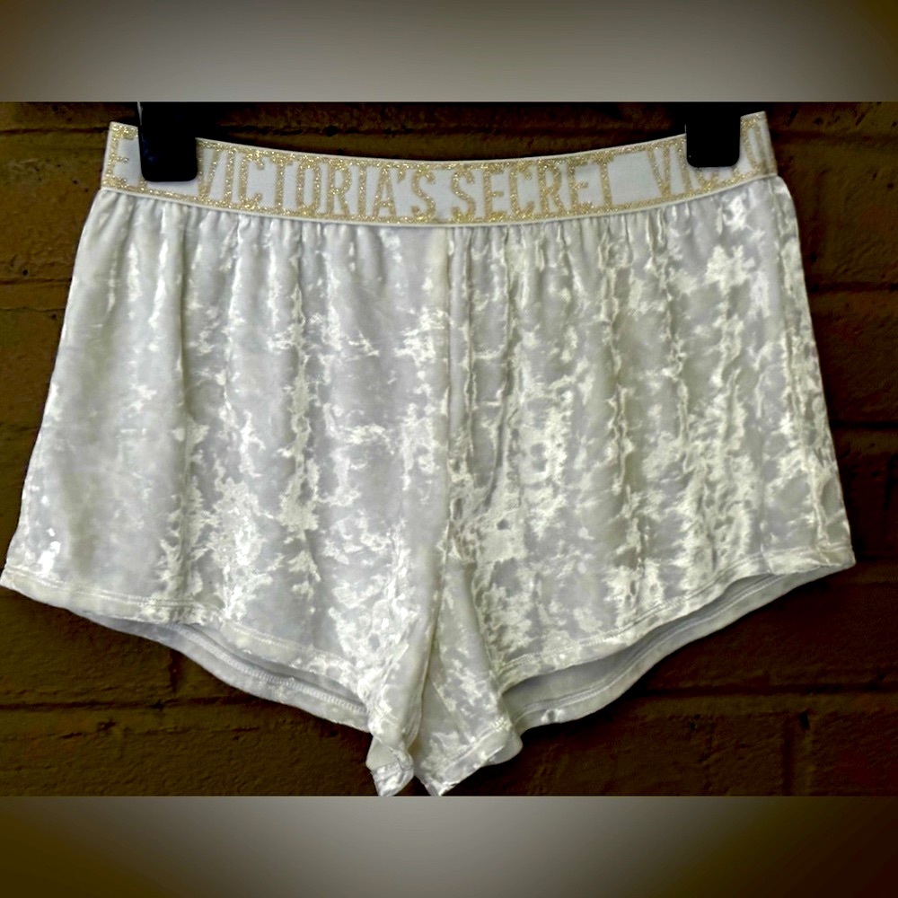Victoria’s Secret crush velvet boxers S